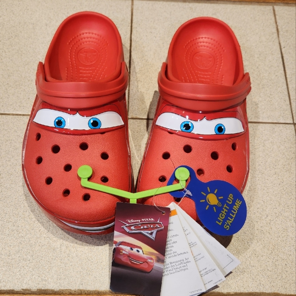 ADULT LIGHT-UP CROCS M/9 W/11 Disney's Cars Lightning Mcqueen NWT
